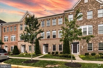 Building Photo - 3160 Yeager Dr