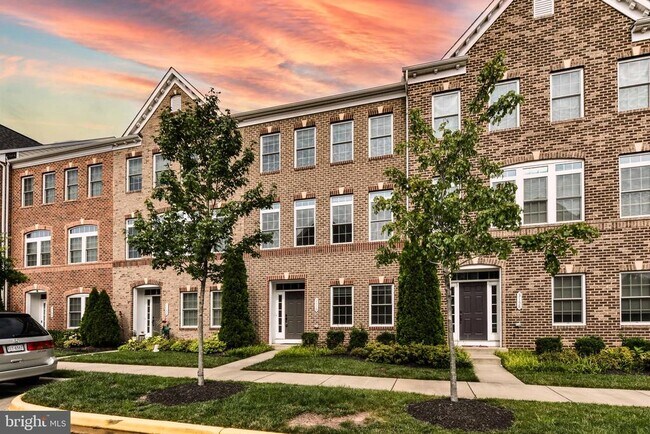 Primary Photo - 3160 Yeager Dr
