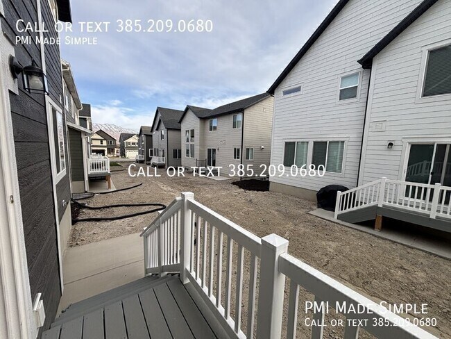 Building Photo - 4009 1180 N