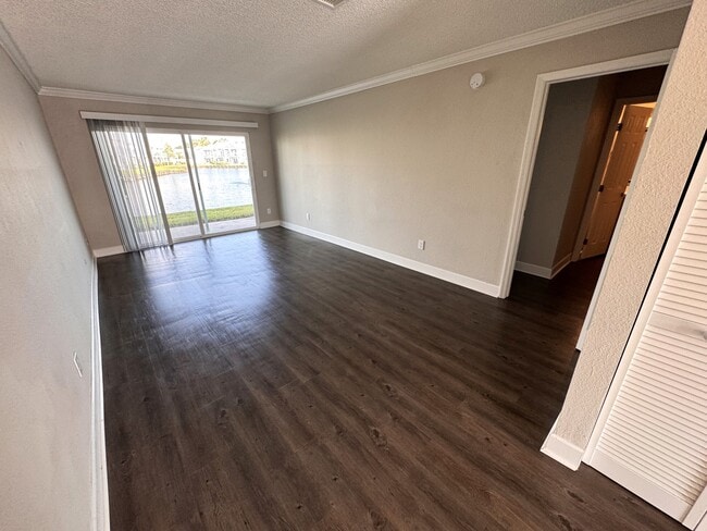 Building Photo - 2536 Woodgate Blvd