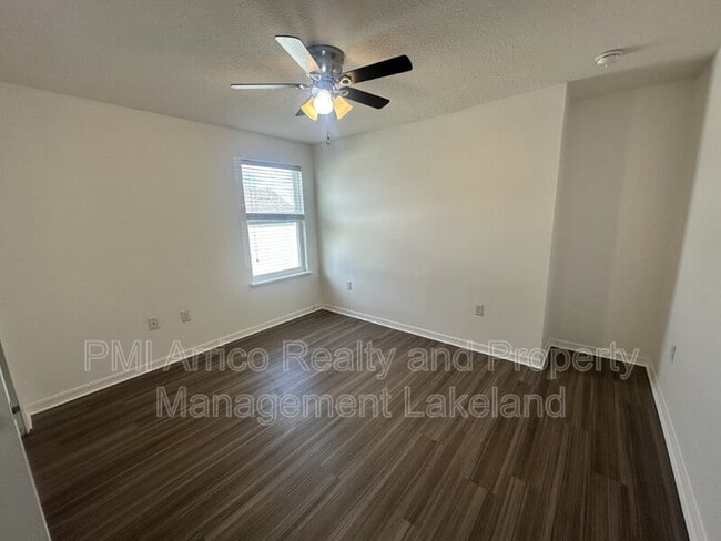 Building Photo - 3848 Exeter Ln