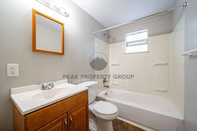 Building Photo - 511 Elsmere St