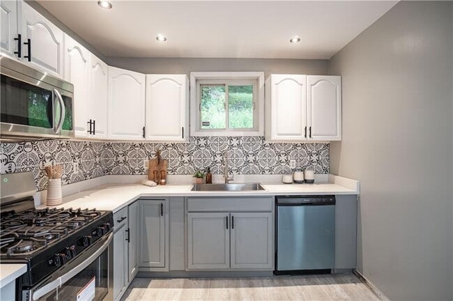 Building Photo - 522 Suffolk St