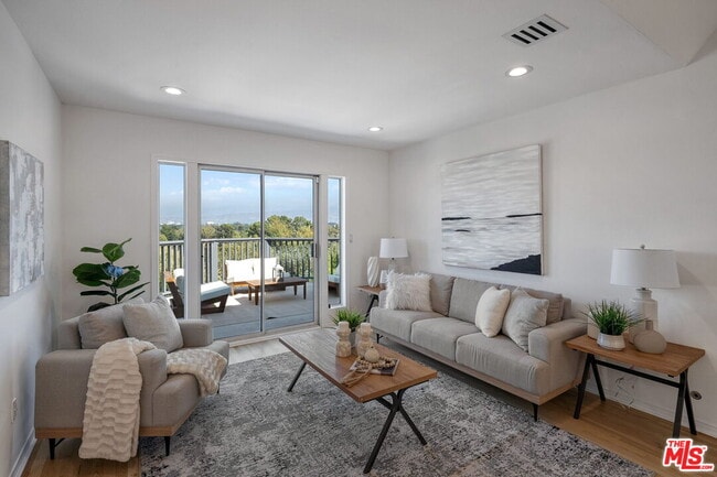 Building Photo - 11543 Sunshine Terrace