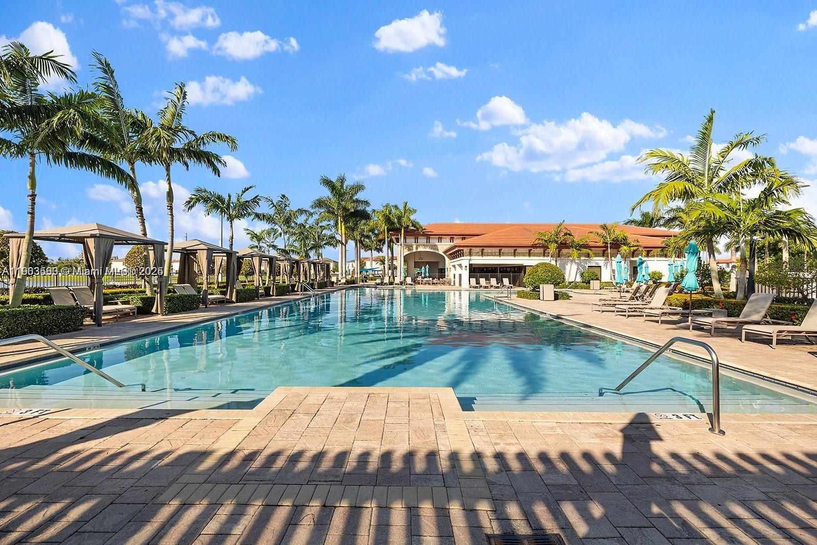 Building Photo - 10537 W 32nd Ln