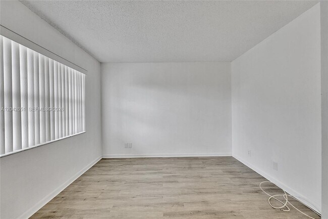 Building Photo - 1200 NW 87th Ave