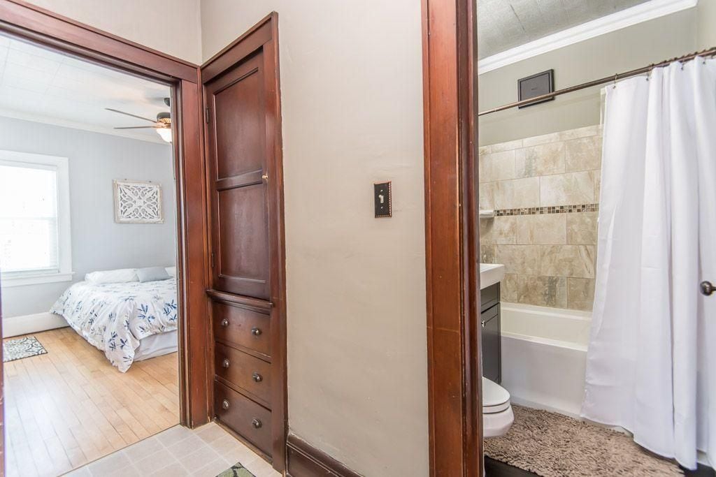 Building Photo - 537 N 59th St