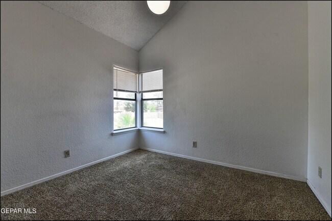 Building Photo - 695 Bluff Canyon Cir