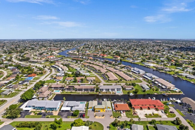 Building Photo - 1019 SE 40th St