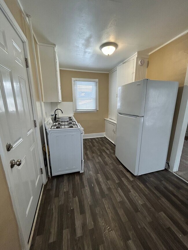 Building Photo - 401 Hannibal St