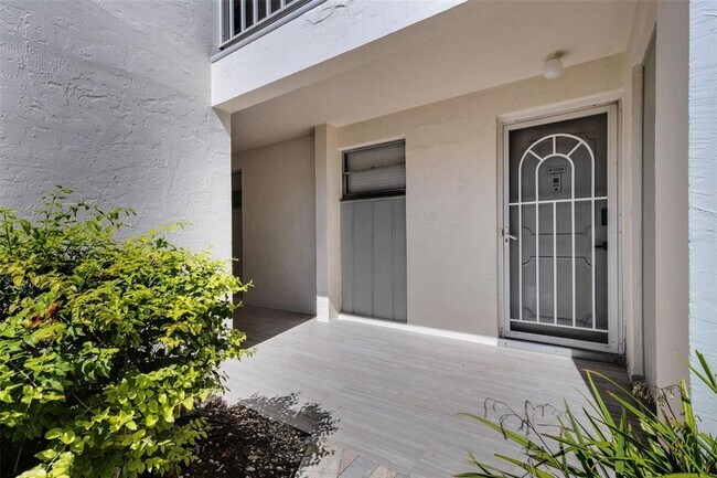 Building Photo - 4360 Chatham Dr