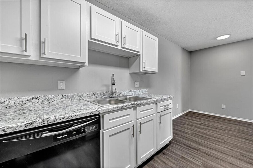 Building Photo - 4380 W Thrasher Dr
