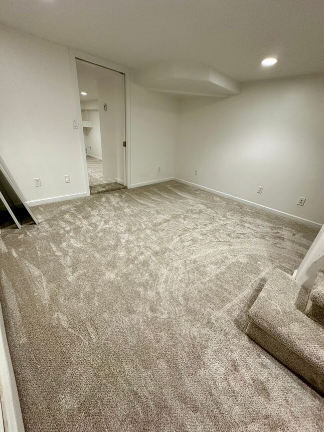 Building Photo - 3 Bedroom Home in Fairbanks for Rent!