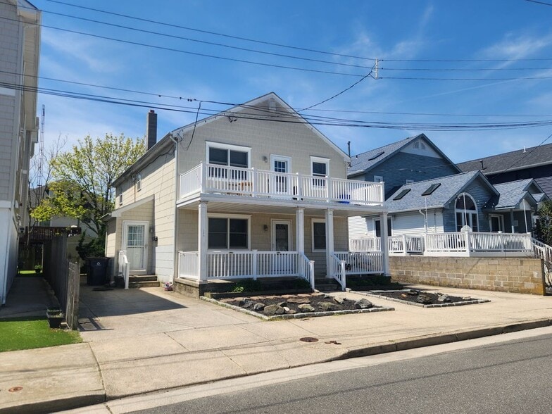 Building Photo - 106-108 North Dudley Avenue, 1st Floor