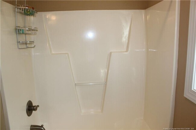 Building Photo - Call/text 9108861306 for Showing