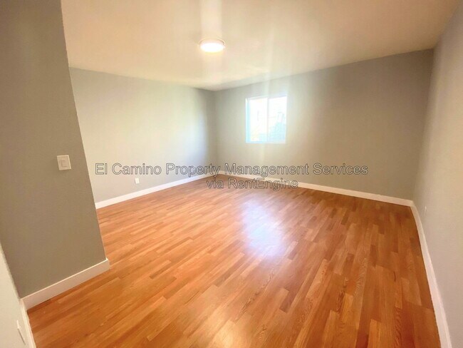 Building Photo - 303 N Townsend Ave