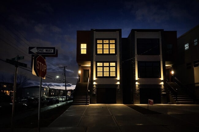 Building Photo - 92 E 27th St