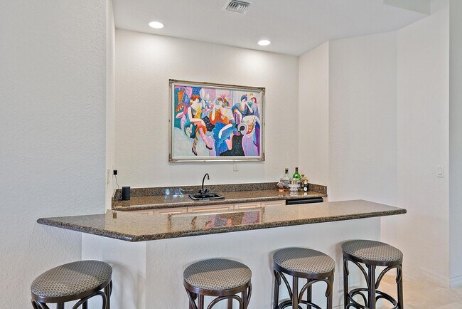 Building Photo - 7713 Sandhill Ct