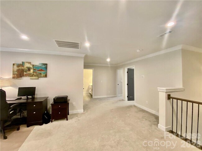 Building Photo - 6509 Winterfell Ct