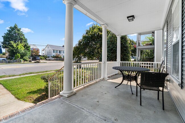 Building Photo - 1301 E Ocean View Ave