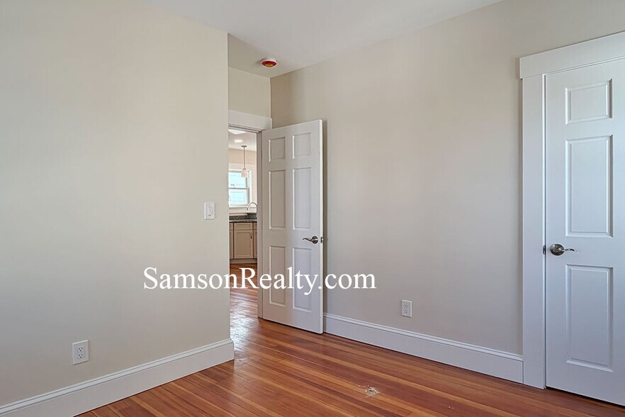 Building Photo - 178 Hillside Ave