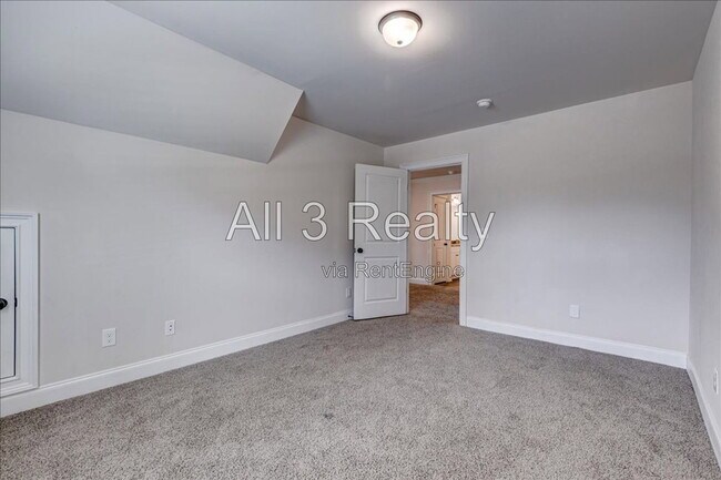 Building Photo - 225 Barnett Ln Ln