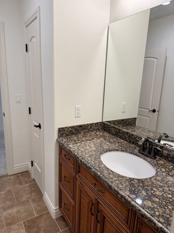 Building Photo - 14328 S Log Home Ln