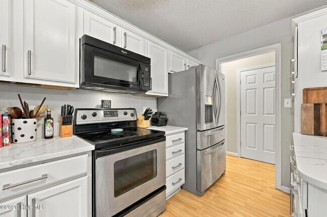 Building Photo - 118 Rolling Hill Dr