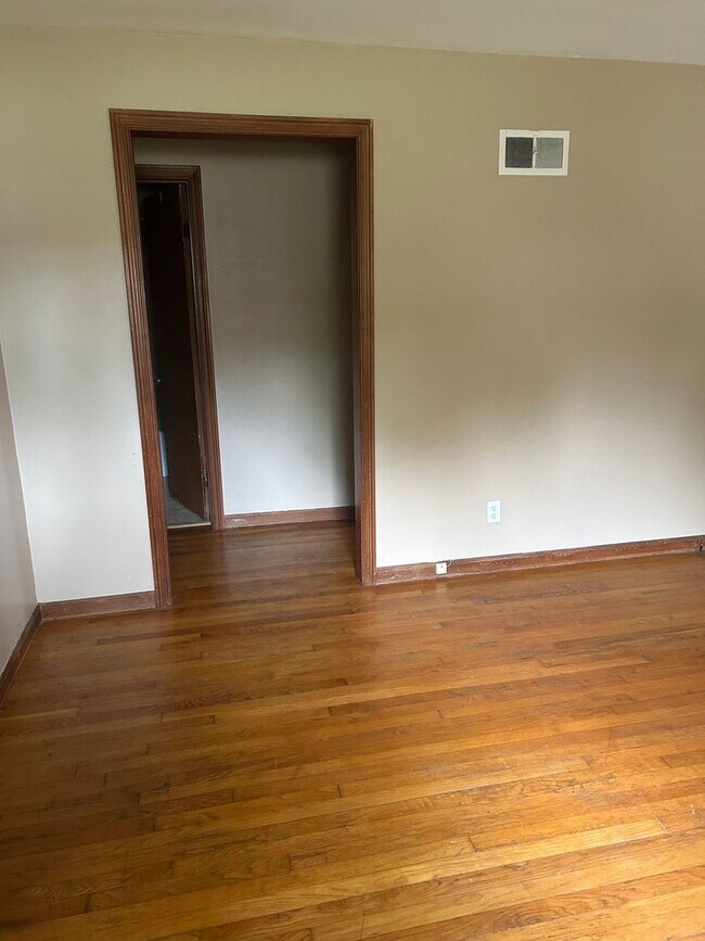 Building Photo - 1 bed 1 bath, 844 square foot home located in West Lafayette