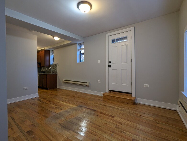 Building Photo - 2842 N Orchard St