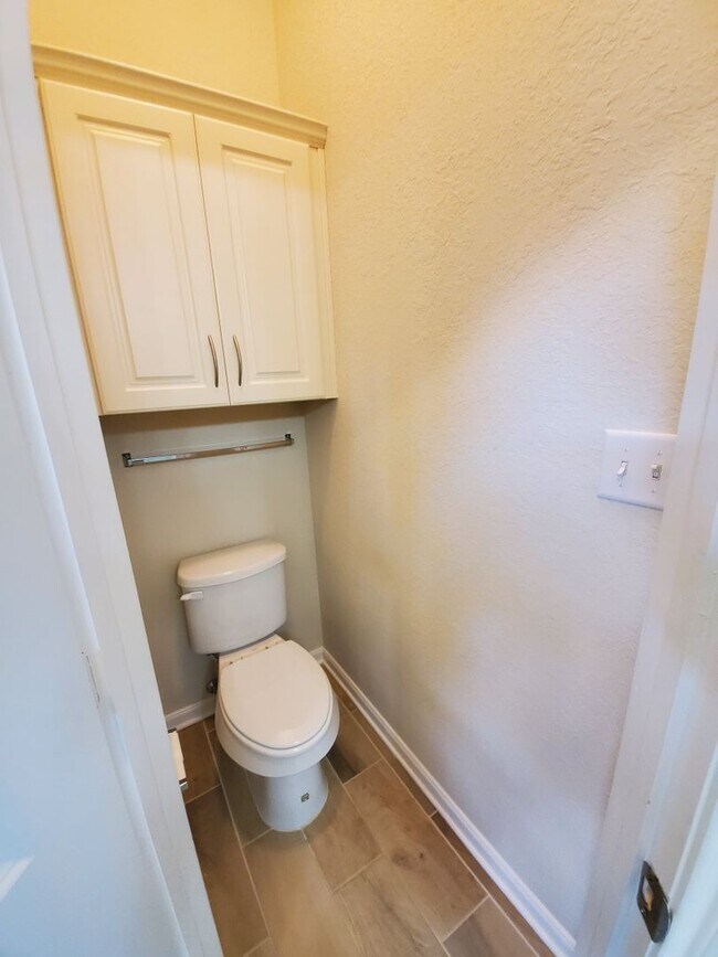 Building Photo - 3/2 Home with Open Floor Plan in Bryan