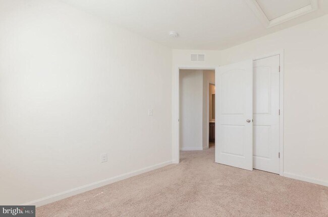Building Photo - 172 Drexel Ct