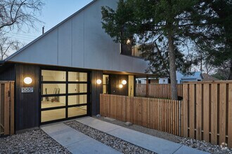 Building Photo - 1000 Gullett St