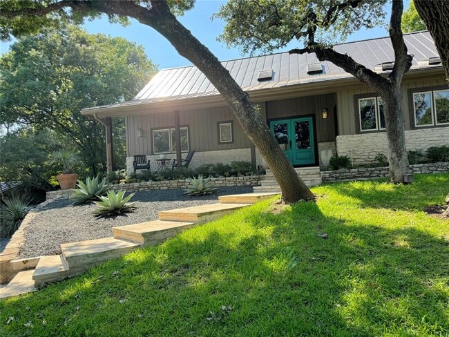 Building Photo - 806 Rock Creek Dr