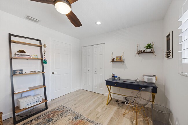 Building Photo - 5710 Coach House Cir