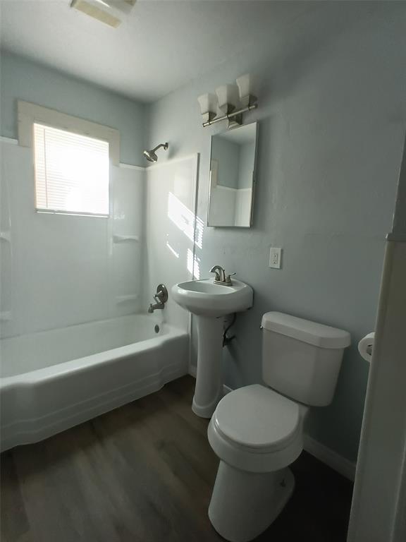 Building Photo - 4000 SE 10th Pl