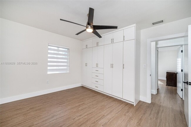 Building Photo - 3077 SW 5th St