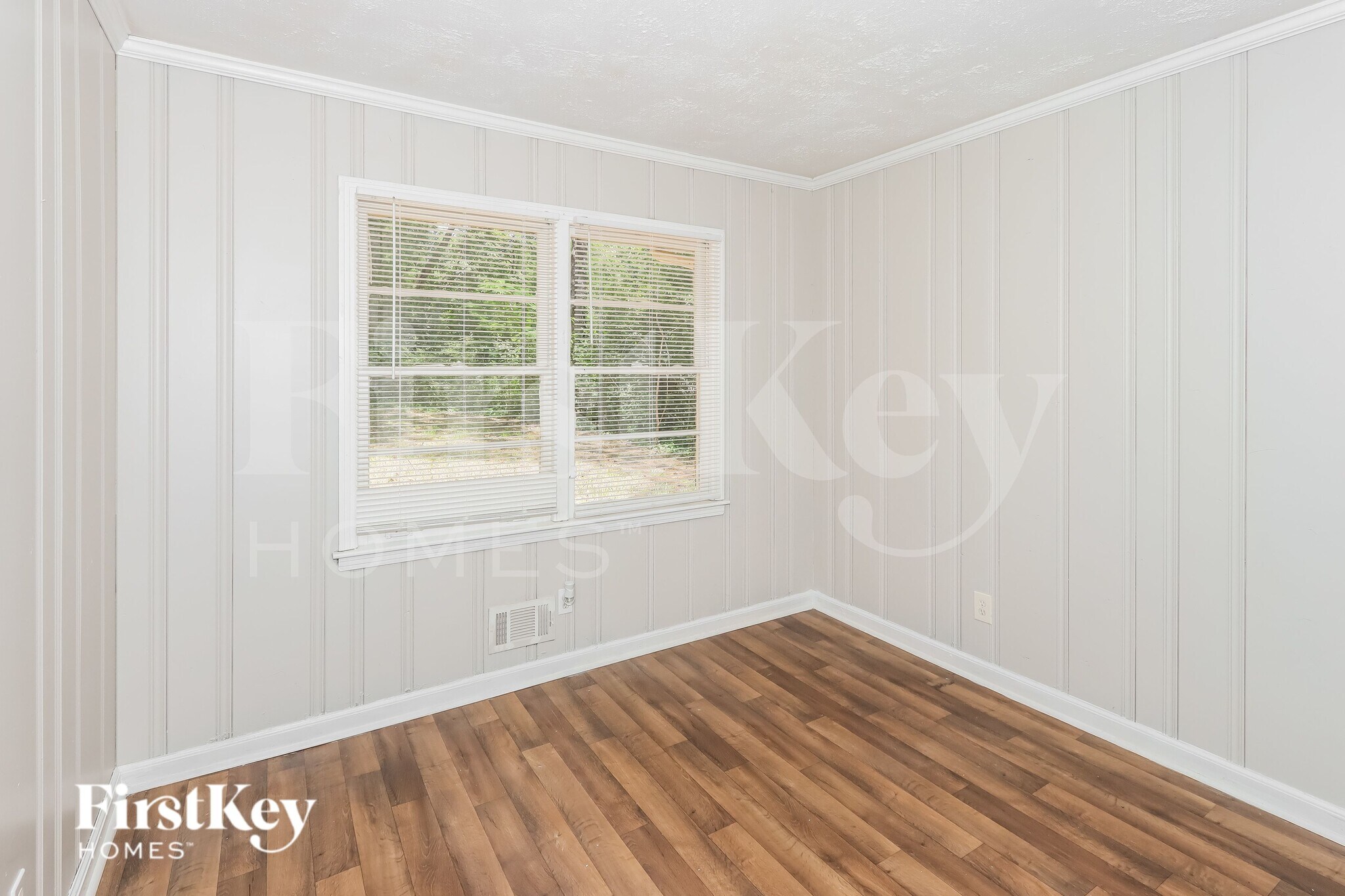 Building Photo - 2392 Hopewell Ln