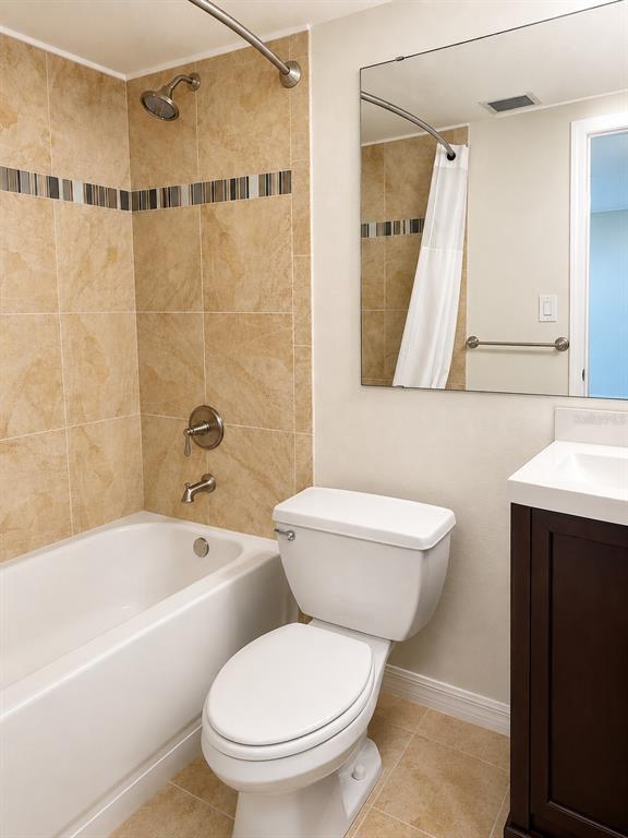 Building Photo - 450 S Gulfview Blvd