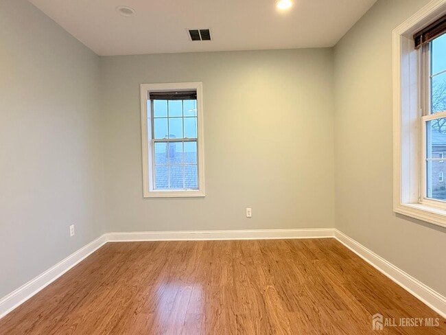 Building Photo - 664 Amboy Ave