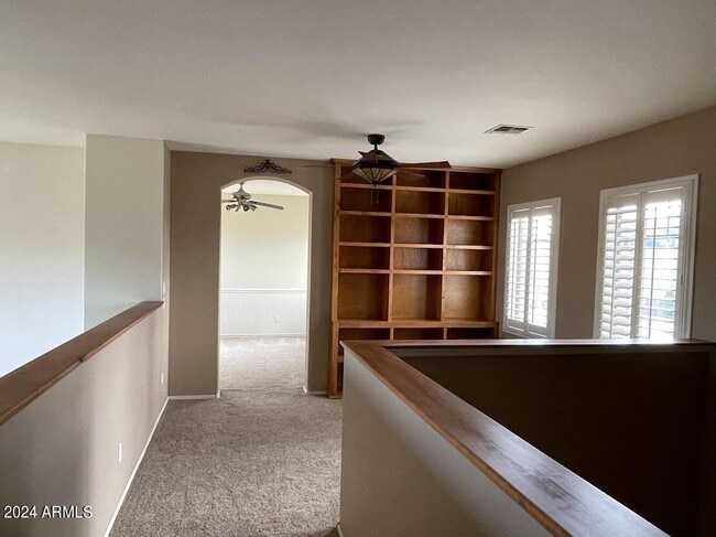 Building Photo - 4940 E Runaway Bay Dr