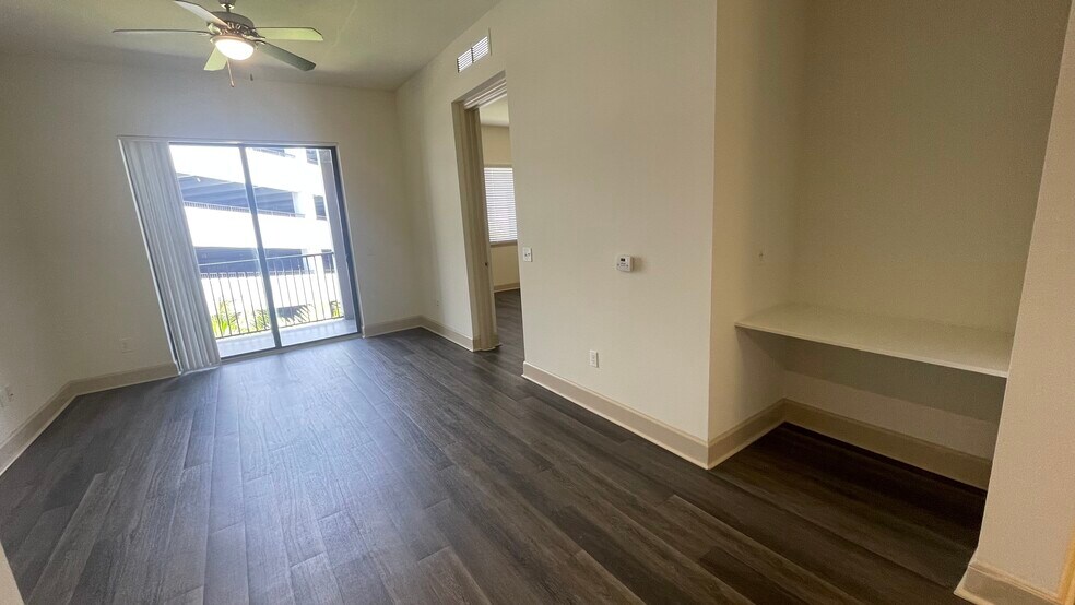 Building Photo - 10840 NW 79th St