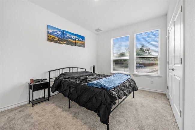 Building Photo - 301 Quarry Rock Cove
