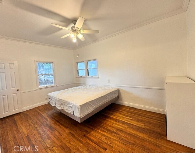 Building Photo - 1325 E Altadena Dr