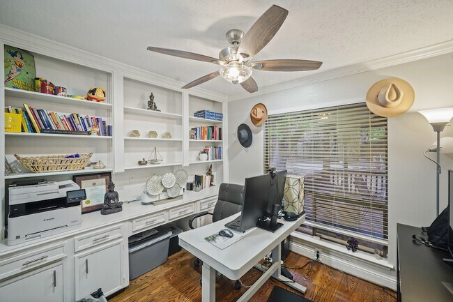Building Photo - 15831 Ridge Park Dr