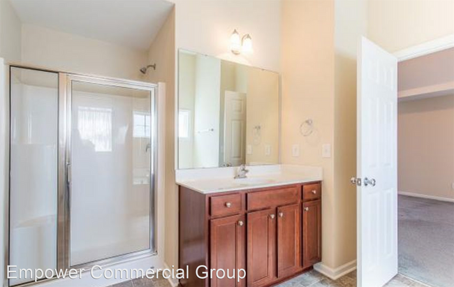 Building Photo - 4 br, 2.5 bath House - 807 Highgrove Drive