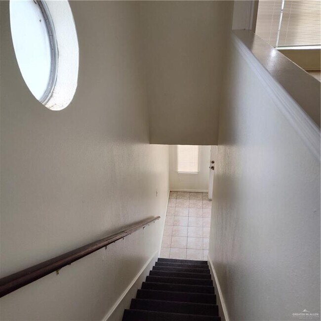 Building Photo - 417 N 28th St