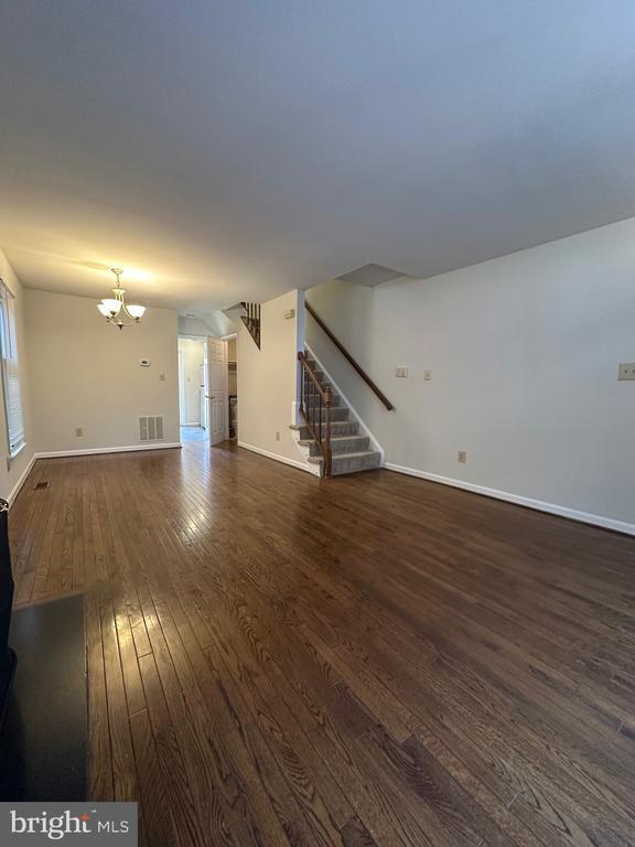 Building Photo - 529 Colecroft Ct