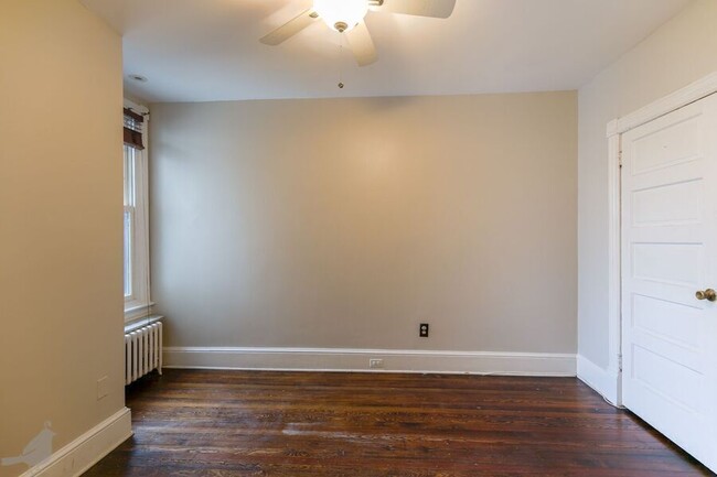 Building Photo - 337 14th St NE