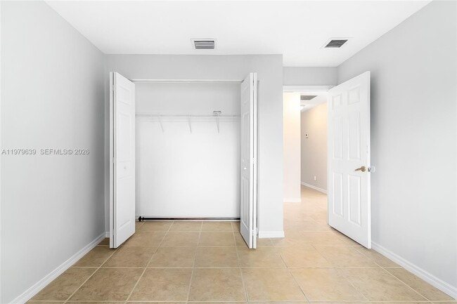 Building Photo - 330 SW 2nd Ave